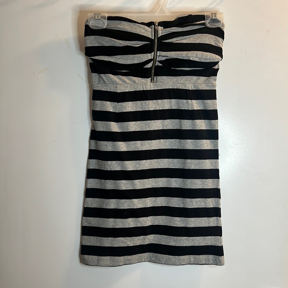Zenana outfitters Black & gray size Small stripes
